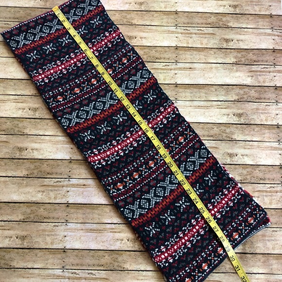 Old Navy Reversible Winter Scarf - Picture 2 of 3